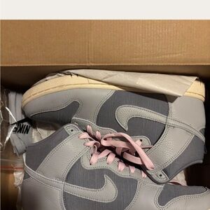 Nike Dunk Hi Retro Sneakers in Light Gray with Pink Laces
